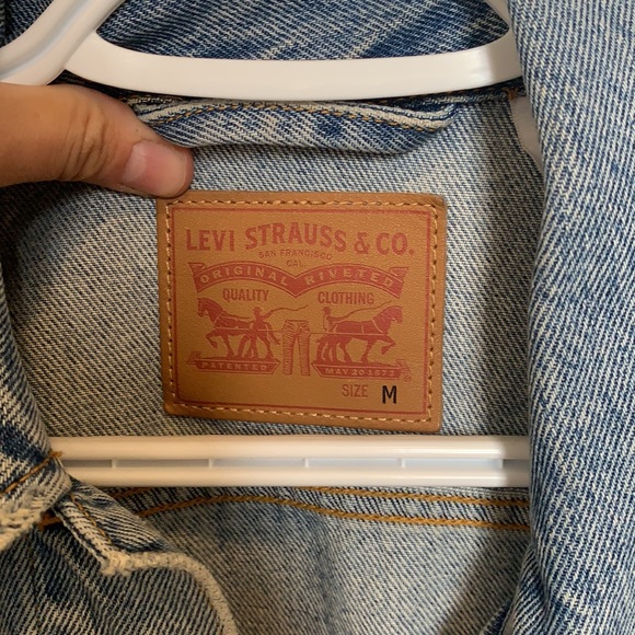 Levi’s jean jacket - Picture 2 of 2